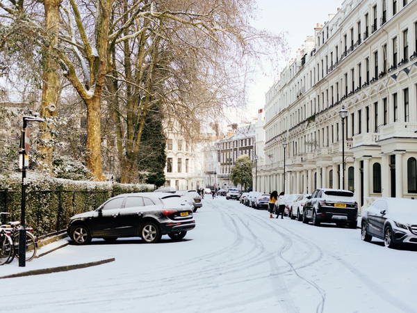 UK weather: Cold health alerts begin ahead of snow and ice warnings