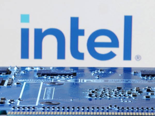 Commerce Department to reduce Intel’s funding on semiconductors