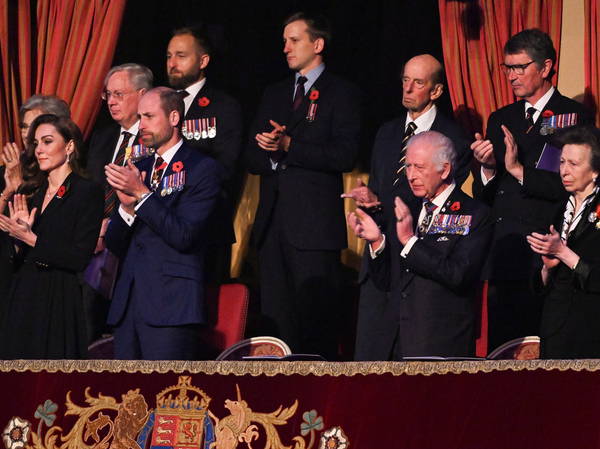 Catherine joins royals at Remembrance event