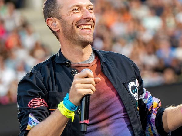 Coldplay's Chris Martin falls through stage in Australia