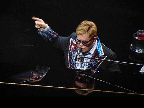 Elton John says he has lost sight in his right eye