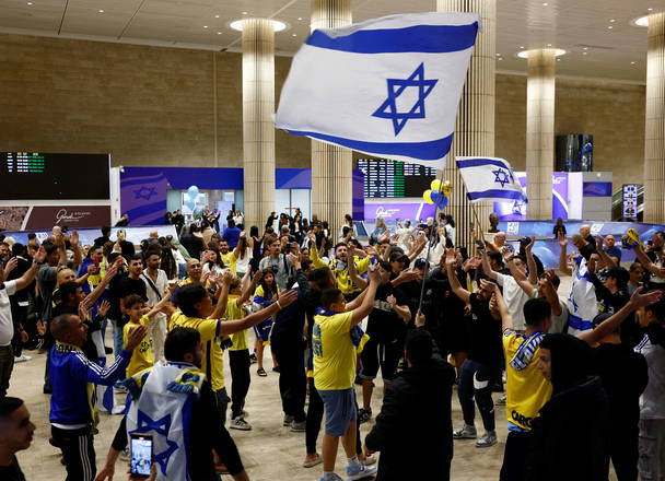 Israeli and Foreign Media Outlets Revise Coverage of Amsterdam Attacks on Israeli Soccer Fans