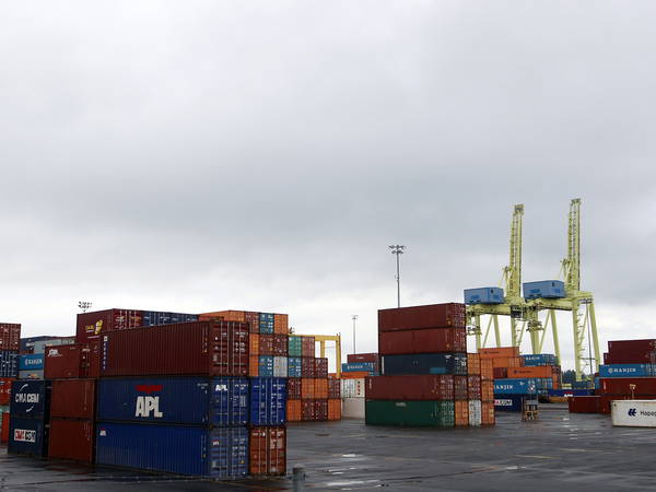 Port of Montreal employer submits 'final' offer to dockworkers, threatens lockout