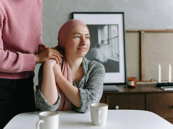 Irish woman wins award for invention to help cancer patients prevent hair loss