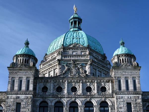 Swearing-in ceremonies at B.C. legislature mark start of new political season