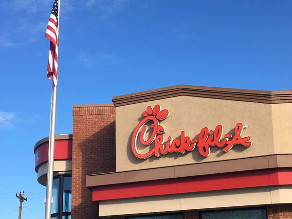 Hospital apologizes for serving free Chick-fil-A lunch, thanks employees who snitched