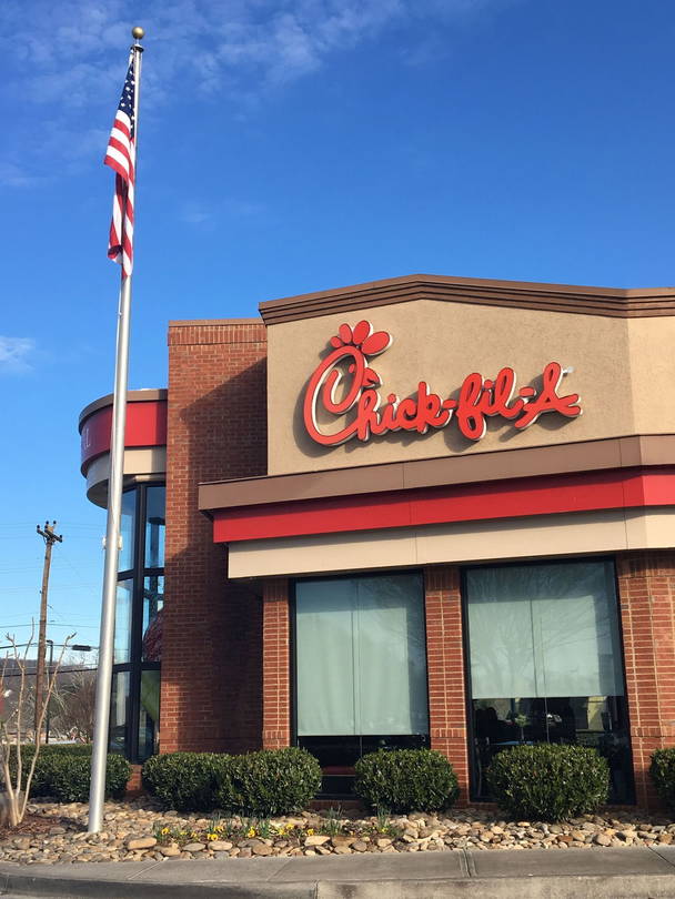 Hospital apologizes for serving free Chick-fil-A lunch, thanks employees who snitched