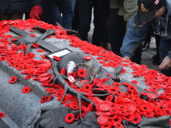 Canadians across the country mark Remembrance Day