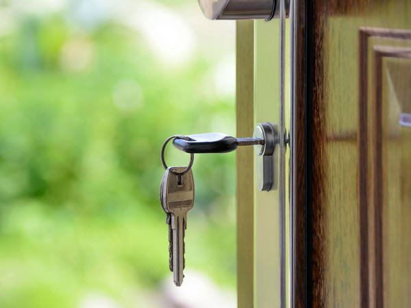 Group of B.C. mayors visit Lake Country to promote modular homes