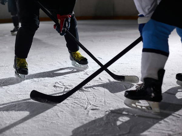 Ontario man agrees to remove backyard hockey rink