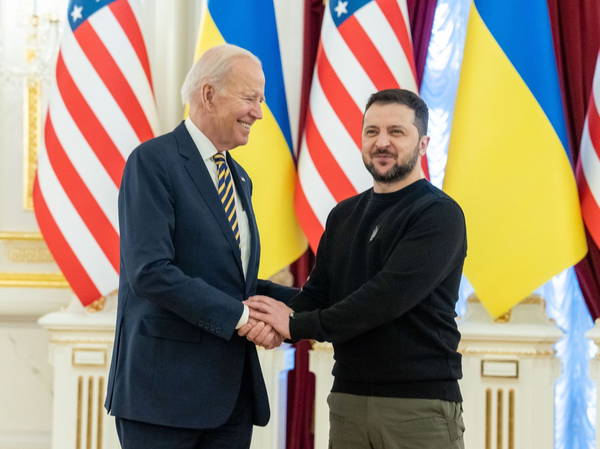 Biden lifts ban on Ukraine using US arms to strike inside Russia