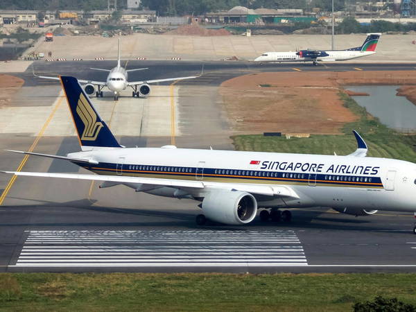 Singapore Airlines will add first class, revamp cabins for longest flights