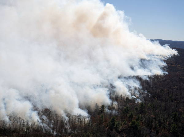 2 charged with setting some Northeast wildfires amid New Jersey drought warning, blazes out West