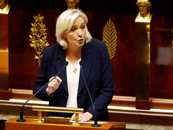 Prosecutor seeks jail and election ban for Le Pen