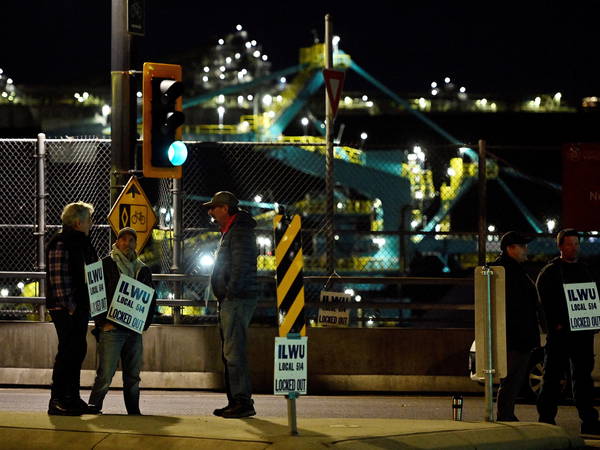 Expert says silence in B.C. port lockout unusual while retailers call for urgency