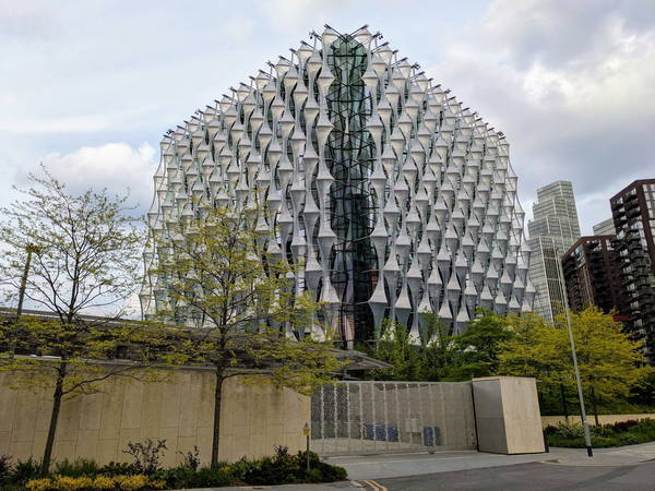 The US Embassy in London returns to normal after police carry out controlled explosion of package