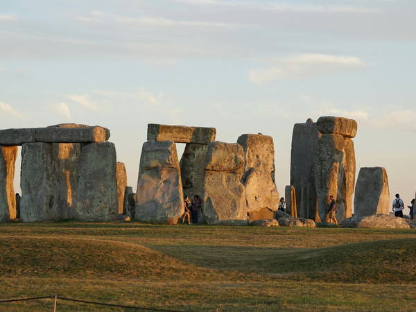 2 charged in connection with orange spray attack on Stonehenge monuments