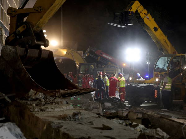 A silent protest in Serbia demands accountability for a roof collapse that killed 14