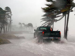 Hurricane eyes Gulf Coast landfall this week, possibly as a Category 3 storm