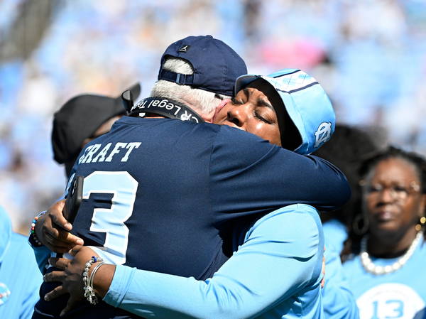 North Carolina football player Tylee Craft dies from rare lung cancer at 23