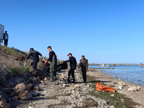 Tunisia coastguard recovers bodies of 16 migrants