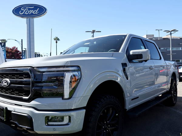 Ford Motor to Pause F-150 Lightning Production for Several Weeks