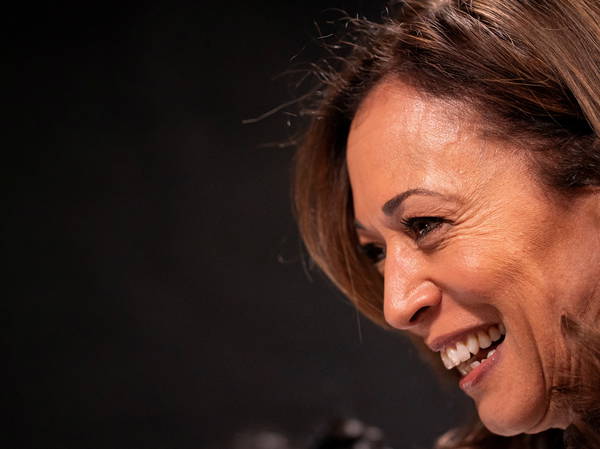 Harris tries to secure labor support amid signs of weakening