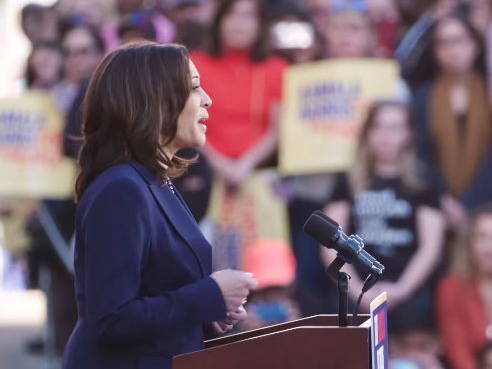 Harris to hecklers at rally: ‘I think you meant to go to the smaller one down the street’