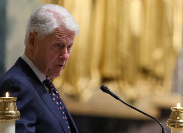 Bill Clinton calls Arizona GOP Senate candidate Kari Lake ‘physically attractive’