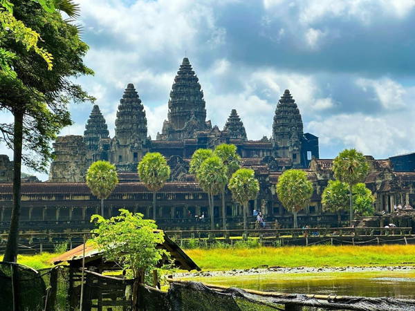 Cambodian archaeologists discover a dozen centuries-old sandstone statues at Angkor UNESCO site