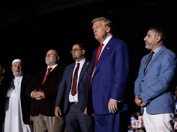 Muslim and Arab leaders take the stage to endorse Trump at Michigan rally