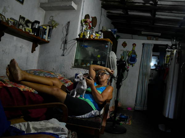 Cuba's power grid fails, plunging country into darkness