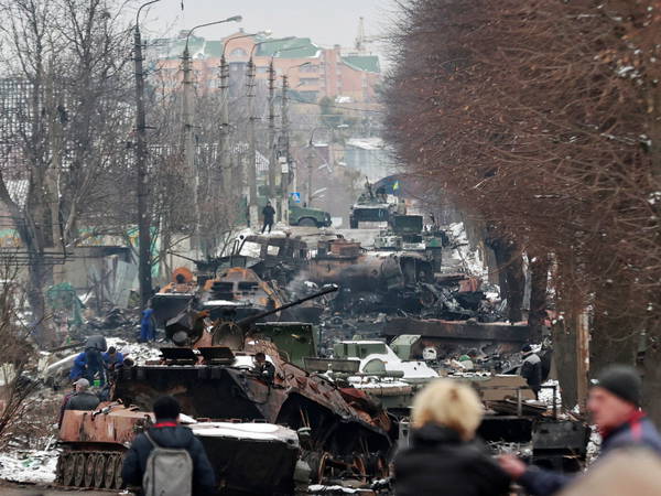 Russia returns 500 dead soldiers to Ukraine as world leaders mull next steps