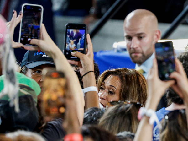 Harris Supporter Screams in Toddler’s Face at Houston Rally