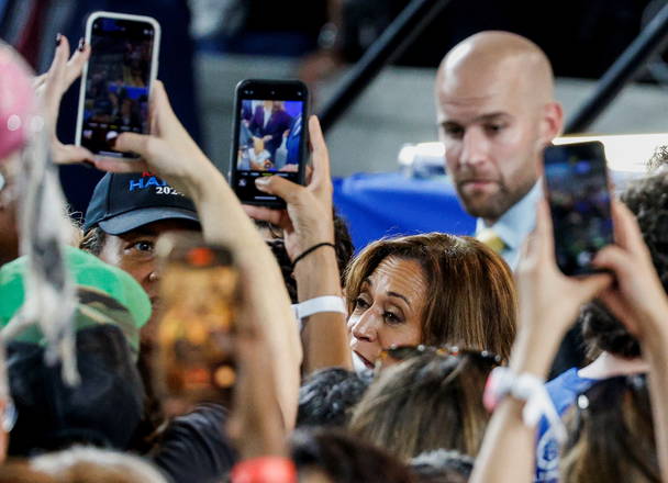 Harris Supporter Screams in Toddler’s Face at Houston Rally